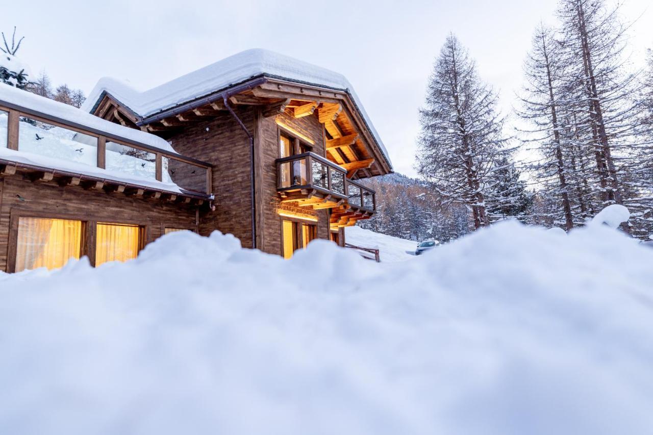 Chalet Imbosc'Che - 5 Beautiful Rooms In Charming B&B Livigno Bagian luar foto