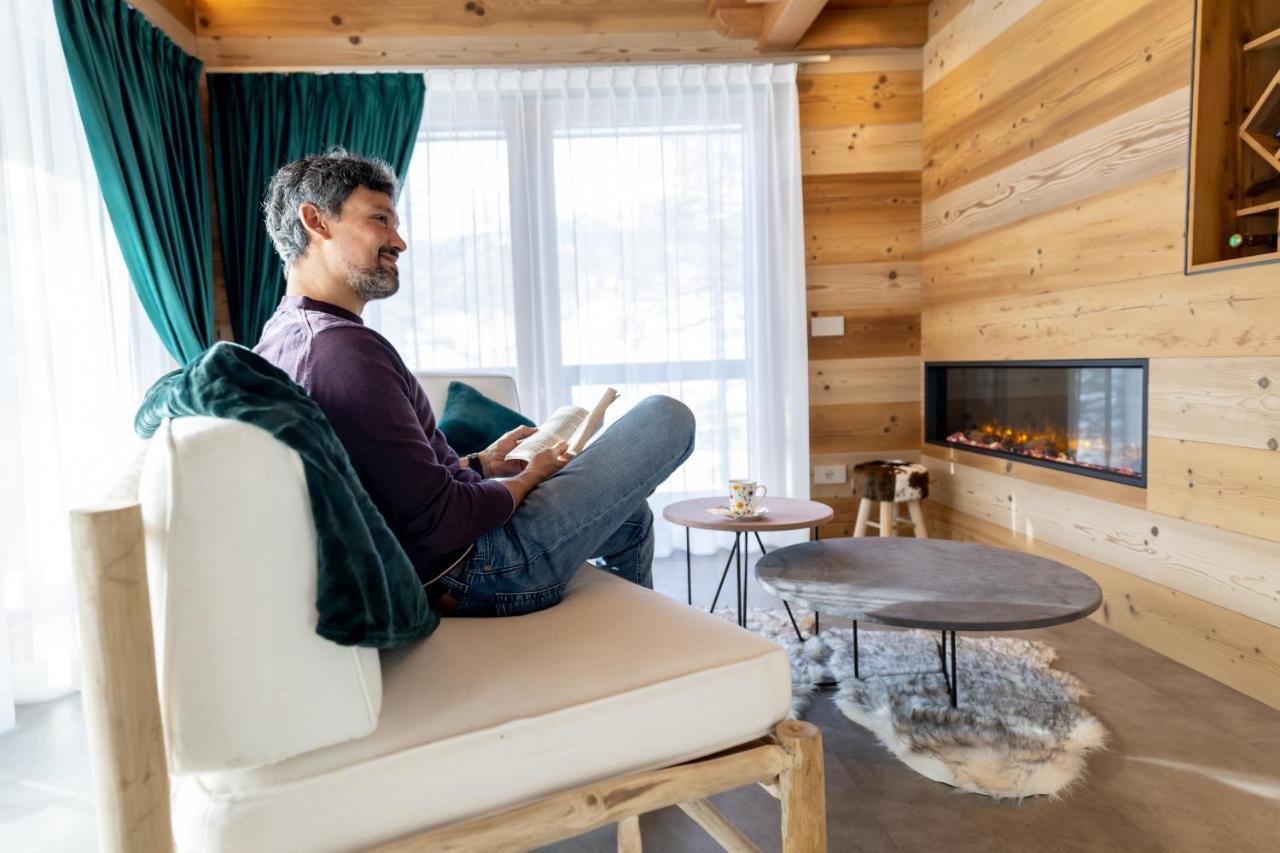 Chalet Imbosc'Che - 5 Beautiful Rooms In Charming B&B Livigno Bagian luar foto