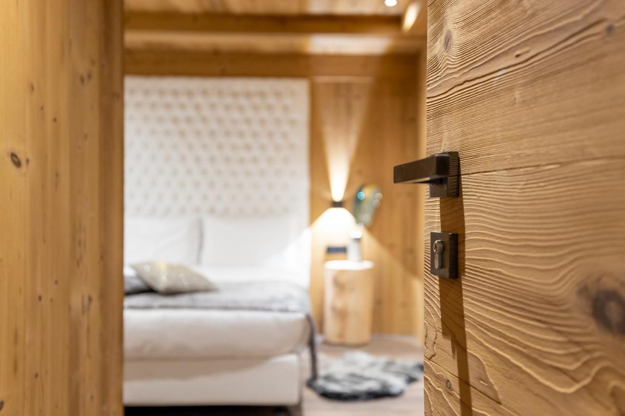 Chalet Imbosc'Che - 5 Beautiful Rooms In Charming B&B Livigno Bagian luar foto