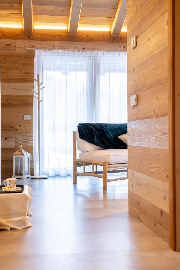 Chalet Imbosc'Che - 5 Beautiful Rooms In Charming B&B Livigno Bagian luar foto
