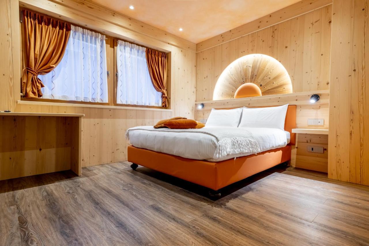 Chalet Imbosc'Che - 5 Beautiful Rooms In Charming B&B Livigno Bagian luar foto